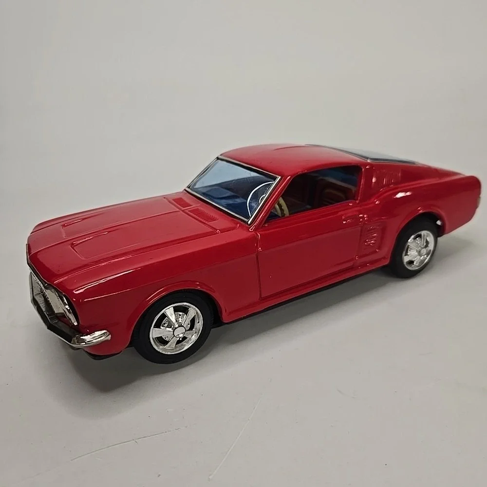 VINTAGE JAPAN TAIYO BUMP' N GO TIN FORD‎ MUSTANG BATTERY OP WORKS